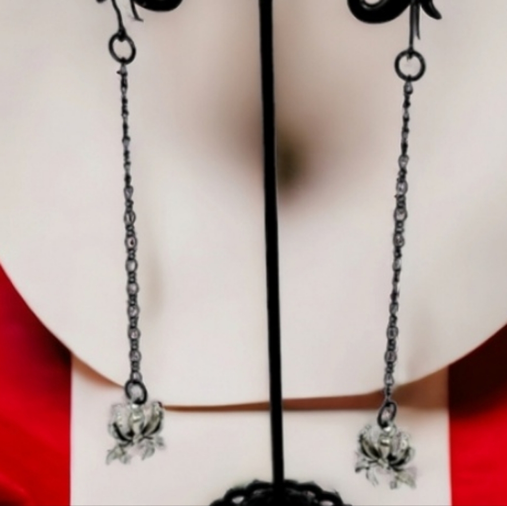 Silver Spider Linear Dangle Drop Earrings Hypoallergenic Creepy Bugcore Goth Alt